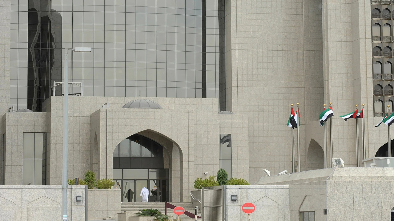 موديز تعزز تصنيف الإمارات في وقت تواجه العراق ضغوطات اقتصادية
